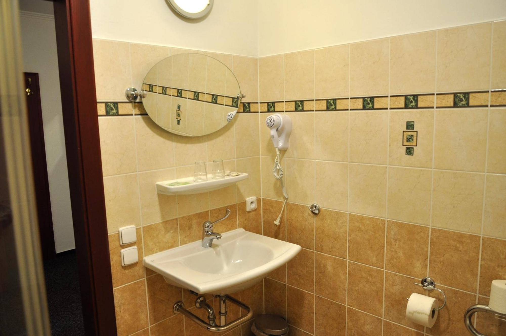 Hotel Císař Ferdinand Loket Quarto foto