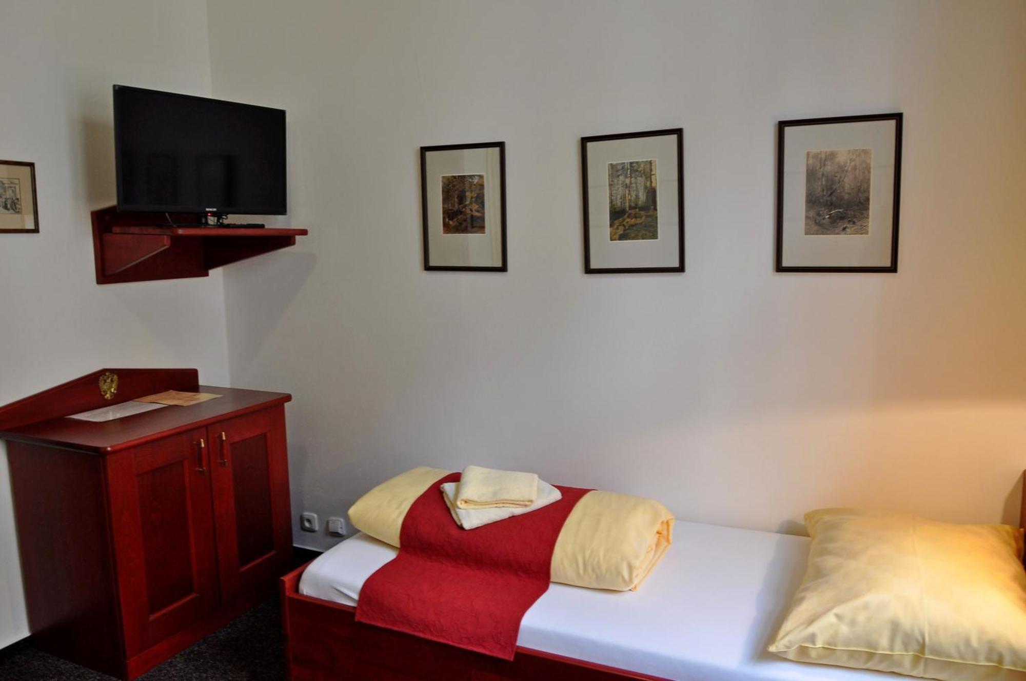 Hotel Císař Ferdinand Loket Quarto foto