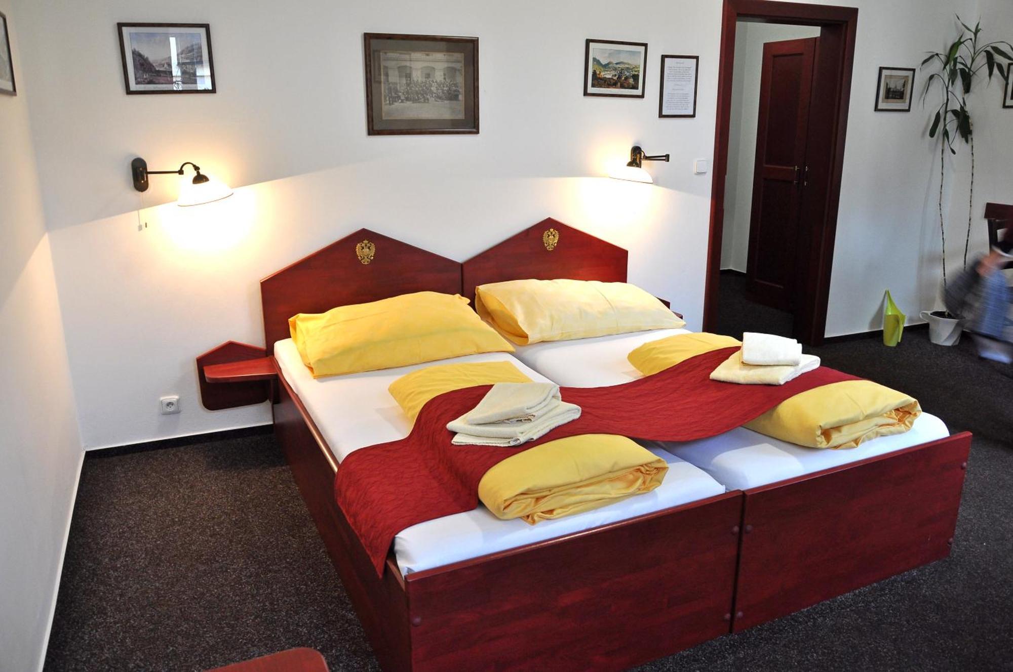 Hotel Císař Ferdinand Loket Quarto foto